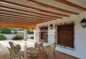 Chalet independiente con terreno en venta en la España, Ontinyent, ref: TR348155 foto
