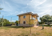 Casa de camp amb terreny en venda a la España, Pola de Siero, ref.: TR342304 foto