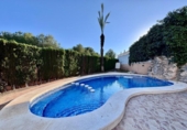 Chalet independiente con terreno en venta en la España, Orihuela, ref: TR369039 foto