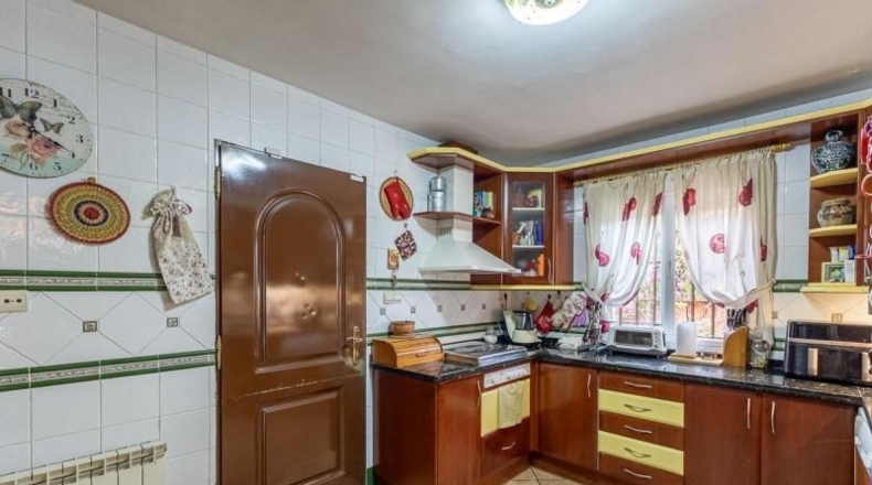 Гранада - Huétor Vega - 246m2