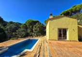 Xalet independent amb terreny en venda a la España, Sant Feliu de Guíxols, ref.: TR351268 foto