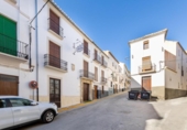Дом с участком на продажу в городе Alhama de Granada Фото