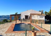 Casa de camp amb terreny en venda a la España, Benamocarra, ref.: TR387666 foto