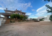 Chalet independiente con terreno en venta en la España, Santa Bàrbara, ref: TR145507 foto
