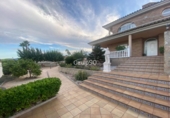 Chalet independiente con terreno en venta en la España, Santa Bàrbara, ref: TR145507 foto