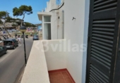 Отдельно стоящий дом с участком на продажу в городе Ciutadella de Menorca Фото