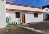 Chalet independiente con terreno en venta en la España, Tuineje, ref: TR147672 foto