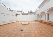 Xalet independent amb terreny en venda a la España, Lucena, ref.: TR176104 foto