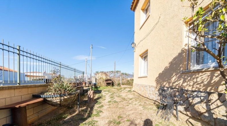 Gerona - Garriguella - 838m2