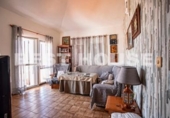 Отдельно стоящий дом с участком на продажу в городе Almonte Фото