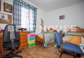 Отдельно стоящий дом с участком на продажу в городе Almonte Фото