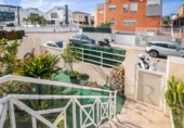 Отдельно стоящий дом с участком на продажу в городе Gandia Фото