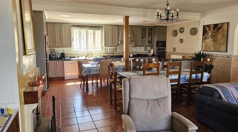 Valencia - Monserrat - 7900m2