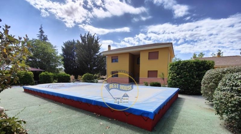 Alicante - Bañeres - 8200m2