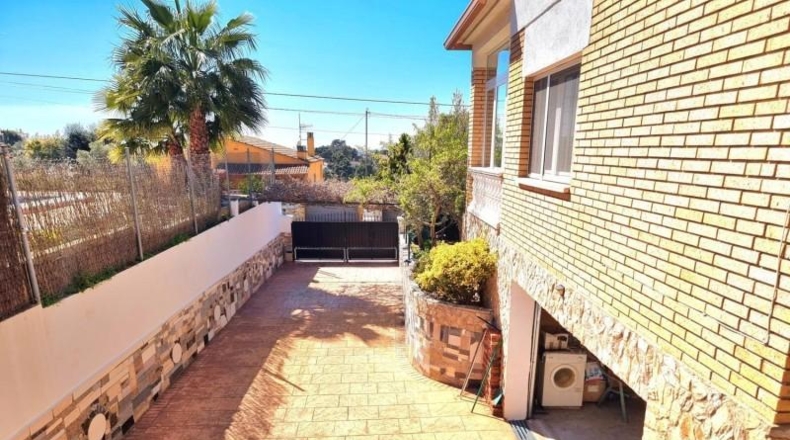 Жирона - Lloret de Mar - 824m2