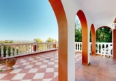 Chalet independiente con terreno en venta en la España, Chiva, ref: TR152648 foto