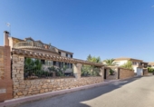 Chalet independiente con terreno en venta en la España, Iznalloz, ref: TR244785 foto
