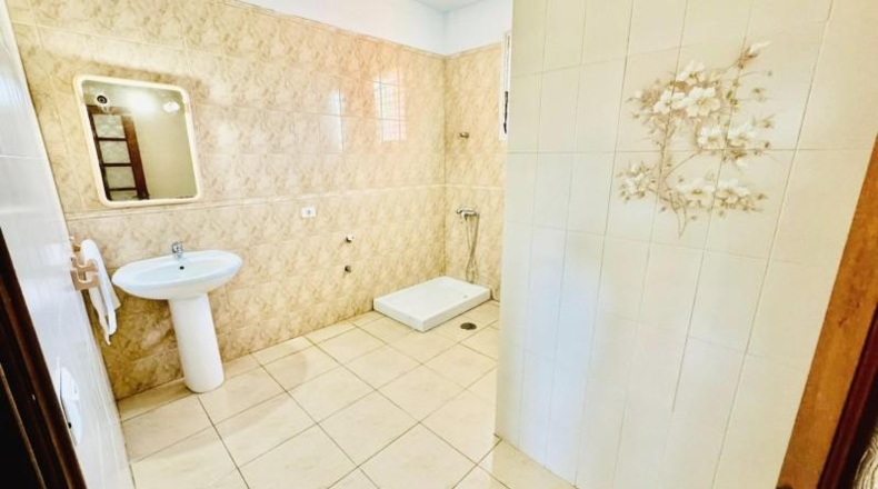 Santa Cruz de Tenerife - San Cristóbal de La Laguna - 1300m2