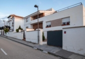 Chalet independiente con terreno en venta en la España, La Zubia, ref: TR314971 foto