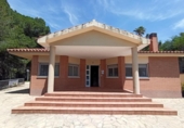 Chalet independiente con terreno en venta en la España, Castellvell del Camp, ref: TR170475 foto