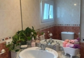 Отдельно стоящий дом с участком на продажу в городе La Nucia Фото