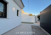 Chalet independiente con terreno en venta en la España, San Pedro del Pinatar, ref: TR340152 foto