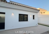 Chalet independiente con terreno en venta en la España, San Pedro del Pinatar, ref: TR340152 foto