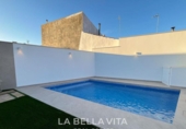 Chalet independiente con terreno en venta en la España, San Pedro del Pinatar, ref: TR340152 foto