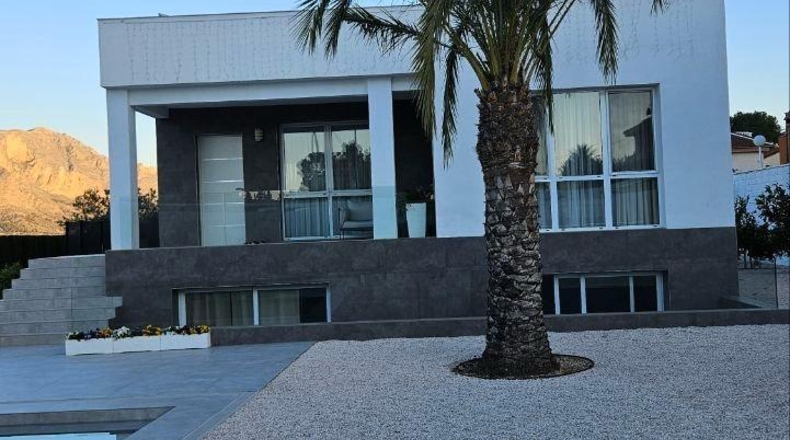 Alicante - Oriola - 1600m2