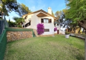 Xalet independent amb terreny en venda a la España, Benicàssim, ref.: TR262302 foto