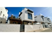 Chalet independiente con terreno en venta en la España, Orihuela, ref: TR361766 foto
