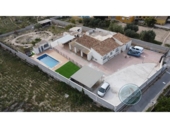 Xalet independent amb terreny en venda a la España, la Vila Joiosa, ref.: TR372407 foto