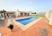 Xalet independent amb terreny en venda a la España, la Vila Joiosa, ref.: TR372407 foto