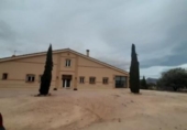 Chalet independiente con terreno en venta en la España, Monóvar, ref: TR146060 foto