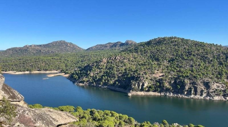 Comunidad de Madrid - Pelayos de la Presa - 826m2