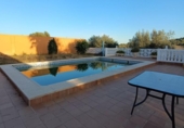 Chalet independiente con terreno en venta en la España, Llíria, ref: TR236794 foto