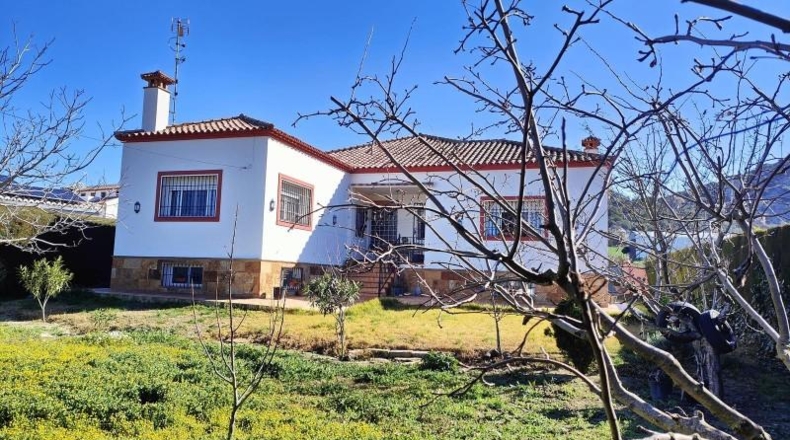 Málaga - Cuevas del Becerro - 1500m2