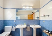 Отдельно стоящий дом с участком на продажу в городе Benitachell Фото