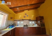 Отдельно стоящий дом с участком на продажу в городе Cubelles Фото
