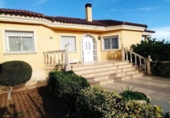 Chalet independiente con terreno en venta en la España, Orihuela, ref: TR379853 foto