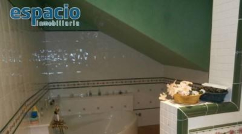 León - Carracedelo - 8000m2