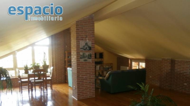 León - Carracedelo - 8000m2