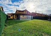 Chalet independiente con terreno en venta en la España, Villaquilambre, ref: TR367039 foto