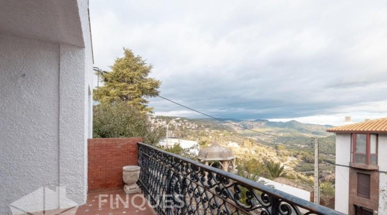 Барселона - Sant Feliu de Codines - 316m2