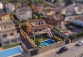 Chalet independiente con terreno en venta en la España, el Vendrell, ref: TR280062 foto