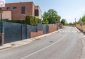 Chalet independiente con terreno en venta en la España, Alhendín, ref: TR267517 foto
