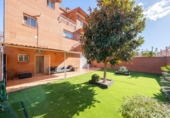 Дом с участком на продажу в городе Cambrils Фото