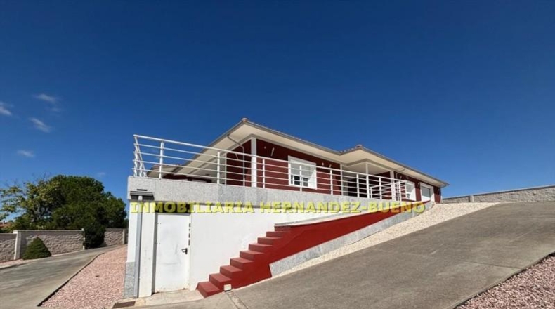 Salamanca - Villamayor - 2300m2