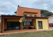 Chalet independiente con terreno en venta en la España, Maçanet de la Selva, ref: TR244086 foto