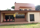 Chalet independiente con terreno en venta en la España, Maçanet de la Selva, ref: TR244086 foto